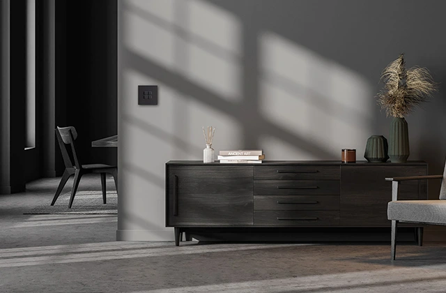 Alphaplate tipkalo u elegantnom interijeru s KNX funkcijama