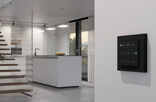 Gira tipkalo u modernoj kuhinji – integrirani KNX sustav