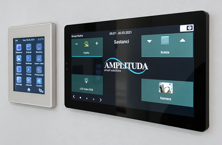 Zidni KNX dodirni panel s Amplituda sučeljem za upravljanje pametnom kućom